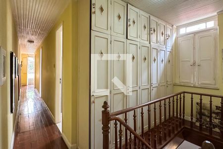 Casa à venda com 296m², 4 quartos e 3 vagasCorredor