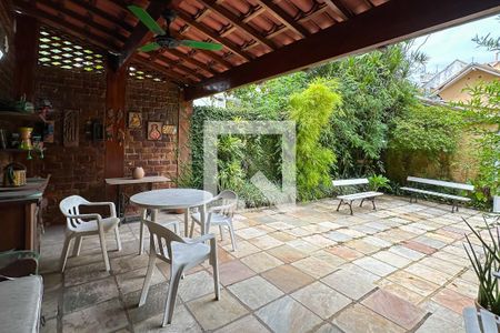 Casa à venda com 296m², 4 quartos e 3 vagasQuintal