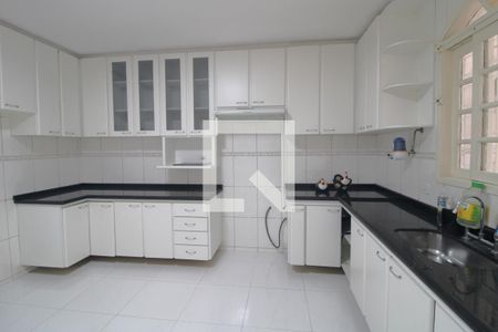 Casa à venda com 250m², 3 quartos e 3 vagasCozinha