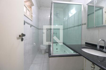 Casa à venda com 250m², 3 quartos e 3 vagasBanheiro da suíte