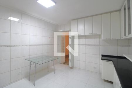 Casa à venda com 250m², 3 quartos e 3 vagasCozinha