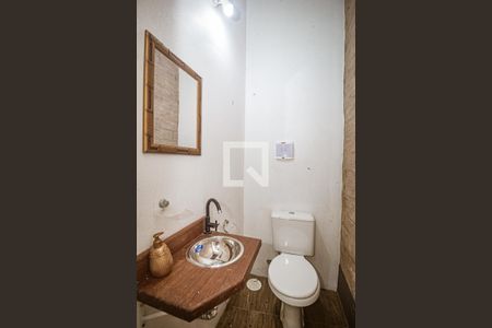 Casa à venda com 244m², 3 quartos e 3 vagasBanheiro