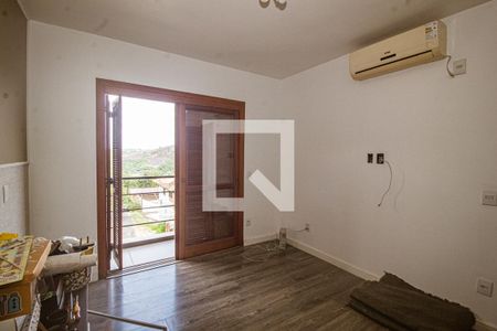 Casa à venda com 244m², 3 quartos e 3 vagasSuite