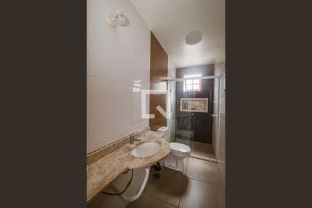 Casa à venda com 244m², 3 quartos e 3 vagasBanheiro da Suíte