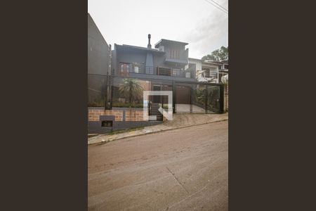 Casa à venda com 244m², 3 quartos e 3 vagasFachada