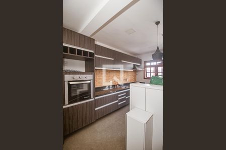 Casa à venda com 244m², 3 quartos e 3 vagasCozinha