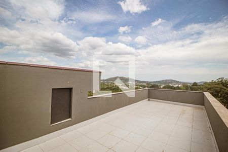 Casa à venda com 244m², 3 quartos e 3 vagasTerraço