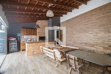 Casa à venda com 244m², 3 quartos e 3 vagasÁrea comum - Churrasqueira