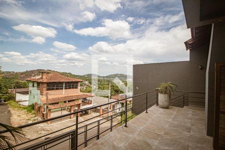 Casa à venda com 244m², 3 quartos e 3 vagasVaranda