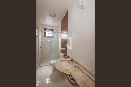 Casa à venda com 244m², 3 quartos e 3 vagasBanheiro