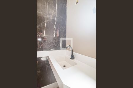 Casa à venda com 244m², 3 quartos e 3 vagasBanheiro