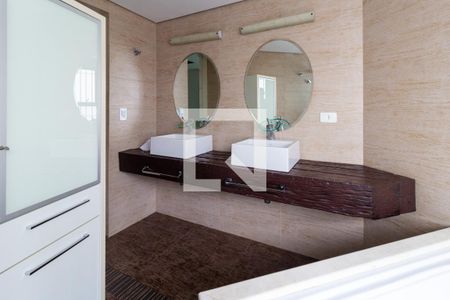 Apartamento à venda com 210m², 3 quartos e 2 vagasBanheiro da Suíte 3