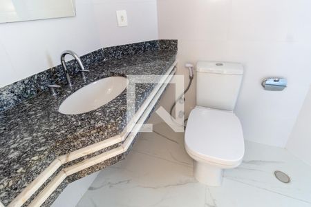 Apartamento à venda com 210m², 3 quartos e 2 vagasBanheiro da Suíte 2