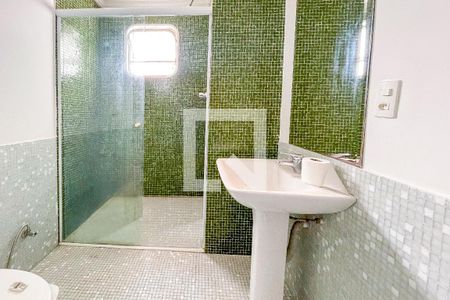 Apartamento à venda com 105m², 2 quartos e 1 vaga Apartamento à venda com 105m², 2 quartos e 1 vagaBanheiro