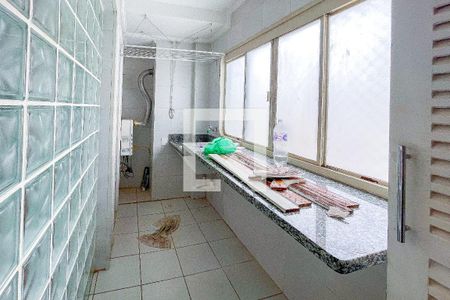 Apartamento à venda com 105m², 2 quartos e 1 vaga Apartamento à venda com 105m², 2 quartos e 1 vagaLavanderia