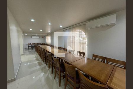 Apartamento à venda com 105m², 2 quartos e 1 vaga Apartamento à venda com 105m², 2 quartos e 1 vagaÁrea comum - Salão de festas