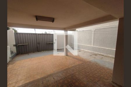 Casa à venda com 182m², 3 quartos e 8 vagasGaragem