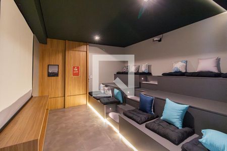 Apartamento à venda com 82m², 2 quartos e 2 vagas Apartamento à venda com 82m², 2 quartos e 2 vagasÁrea comum - Cinema