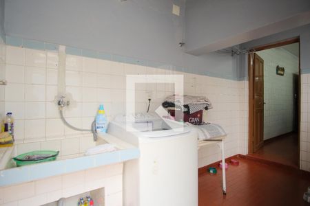 Casa à venda com 90m², 3 quartos e 1 vagaÁrea de Serviço