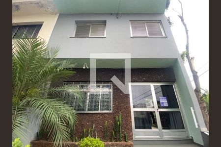 Casa à venda com 166m², 3 quartos e 4 vagasFachada 
