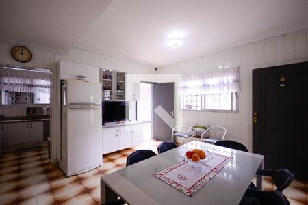 Casa à venda com 166m², 3 quartos e 4 vagasCopa/Cozinha 