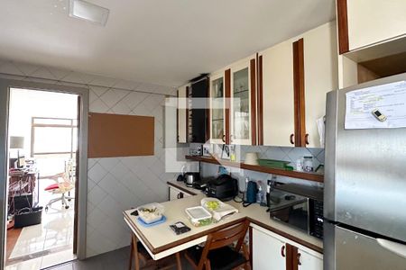 Apartamento à venda com 380m², 4 quartos e 2 vagas Apartamento à venda com 380m², 4 quartos e 2 vagasCozinha