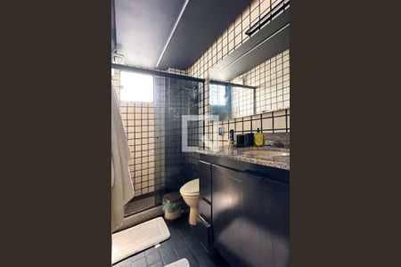 Apartamento à venda com 380m², 4 quartos e 2 vagas Apartamento à venda com 380m², 4 quartos e 2 vagasBanheiro Social