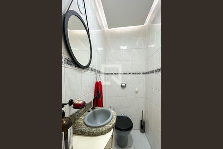 Apartamento à venda com 380m², 4 quartos e 2 vagas Apartamento à venda com 380m², 4 quartos e 2 vagasBanheiro Social 03