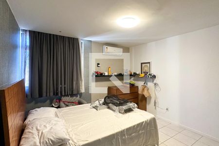 Apartamento à venda com 380m², 4 quartos e 2 vagas Apartamento à venda com 380m², 4 quartos e 2 vagasQuarto 01