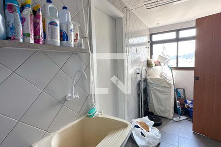 Apartamento à venda com 380m², 4 quartos e 2 vagas Apartamento à venda com 380m², 4 quartos e 2 vagasÁrea de Serviço