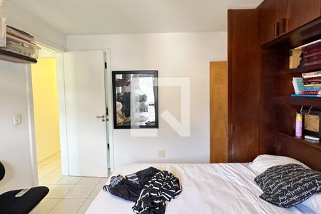 Apartamento à venda com 380m², 4 quartos e 2 vagas Apartamento à venda com 380m², 4 quartos e 2 vagasSuíte