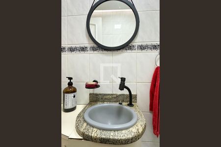 Apartamento à venda com 380m², 4 quartos e 2 vagas Apartamento à venda com 380m², 4 quartos e 2 vagasBanheiro Social 03