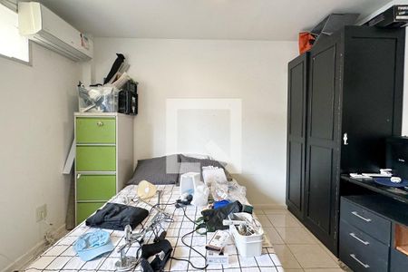 Apartamento à venda com 380m², 4 quartos e 2 vagas Apartamento à venda com 380m², 4 quartos e 2 vagasQuarto 02