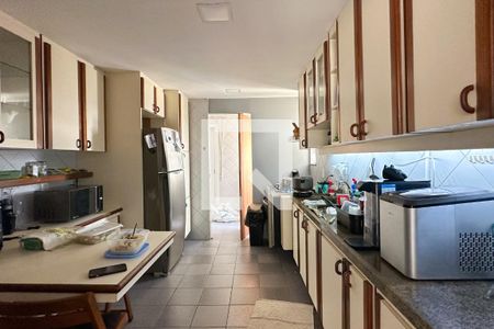 Apartamento à venda com 380m², 4 quartos e 2 vagas Apartamento à venda com 380m², 4 quartos e 2 vagasCozinha