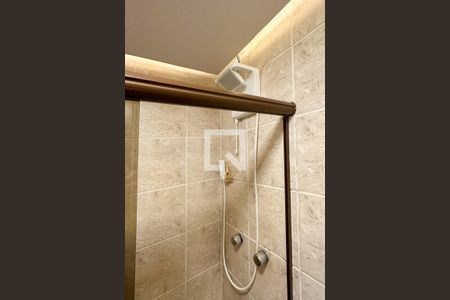 Apartamento à venda com 380m², 4 quartos e 2 vagas Apartamento à venda com 380m², 4 quartos e 2 vagasBanheiro Social 02