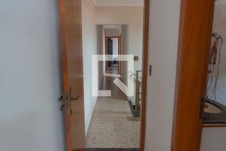 Casa à venda com 150m², 3 quartos e 3 vagasCorredor 