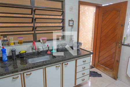 Casa à venda com 150m², 3 quartos e 3 vagasCozinha 