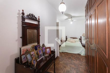 Apartamento à venda com 127m², 4 quartos e 2 vagasQuarto 3 segundo andar