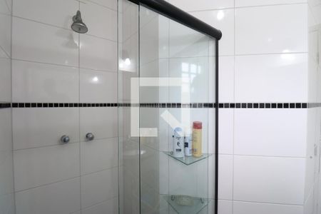 Casa à venda com 250m², 3 quartos e 4 vagasDetalhe do Banheiro da Suíte 1