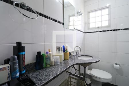 Casa à venda com 250m², 3 quartos e 4 vagasBanheiro da Suíte 1