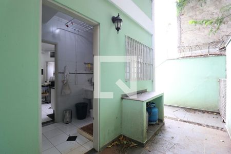 Casa à venda com 250m², 3 quartos e 4 vagasQuintal