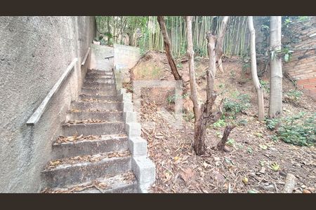 Casa à venda com 250m², 3 quartos e 4 vagas Casa à venda com 250m², 3 quartos e 4 vagasQuintal