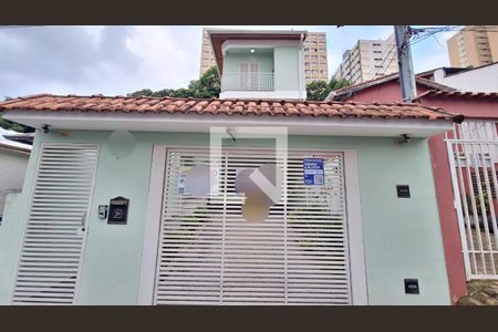 Casa à venda com 250m², 3 quartos e 4 vagas Casa à venda com 250m², 3 quartos e 4 vagasFachada