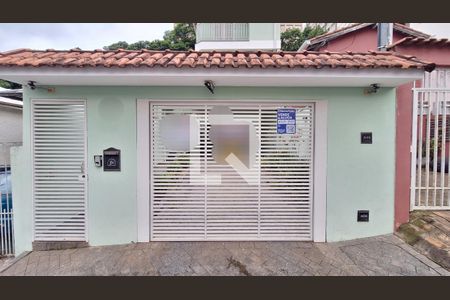 Casa à venda com 250m², 3 quartos e 4 vagas Casa à venda com 250m², 3 quartos e 4 vagasFachada