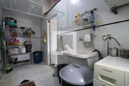 Casa à venda com 250m², 3 quartos e 4 vagasÁrea de Serviço