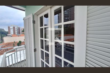 Casa à venda com 250m², 3 quartos e 4 vagas Casa à venda com 250m², 3 quartos e 4 vagasVaranda da suíte 2