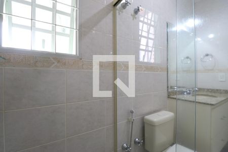 Casa à venda com 250m², 3 quartos e 4 vagasBanheiro da Suíte 2
