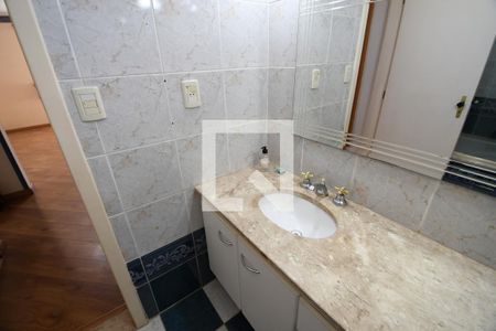 Apartamento à venda com 180m², 3 quartos e 1 vagaBanheiro 1