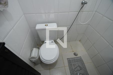 Casa à venda com 242m², 2 quartos e 2 vagasBanheiro de serviço