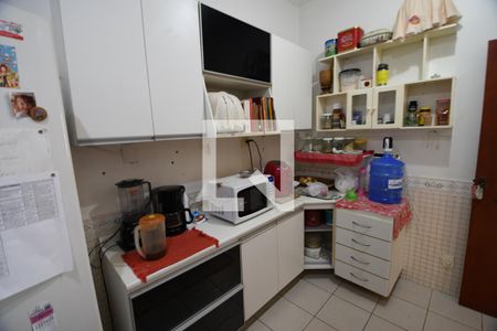 Casa à venda com 242m², 2 quartos e 2 vagasCozinha